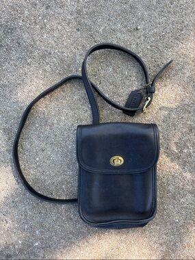 Coach Black Sidepack Scooter Handbag 9978